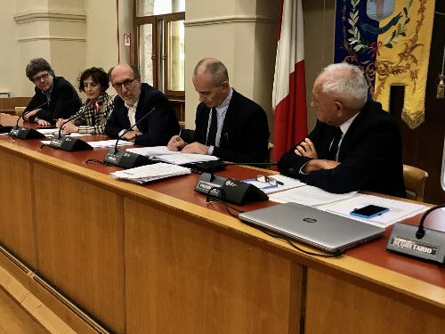 L'intervento del vicegovernatore Riccardo Riccardi all'incontro con i sindaci in sala consiliare del Municipio di Pordenone